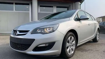Usata Opel Astra 95 CV (69 kW) 2013 Station wagon