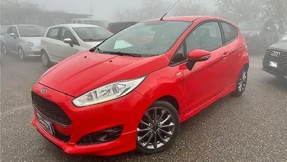 Rosso Usata 2017 Ford Fiesta ST-Line Due volumi | 8700 € (Buon prezzo)