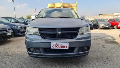 Usata Dodge Journey SE 140 CV (102 kW) 2009 Grigio SUV