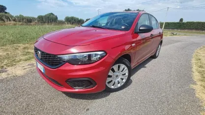 Usata Fiat Tipo Lounge 95 CV (69 kW) 2019 Rosso Berlina