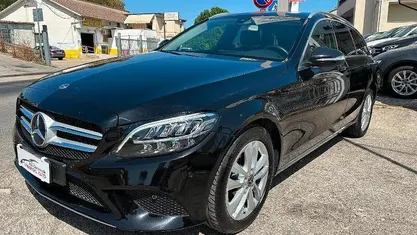 Usata Mercedes C220 194 CV (142 kW) 2018 Nero Station wagon