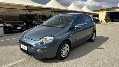 Blu/azzurro Usata 2017 Fiat Punto Lounge Due volumi | 7500 € (Buon prezzo)