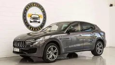 Grigio Usata 2017 Maserati Levante SUV | 40.300 € (Buon prezzo)