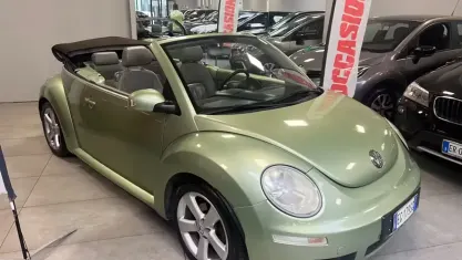 Usata VW New Beetle 105 CV (77 kW) 2007 Verde Utilitaria