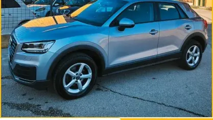 Usata Audi Q2 Business 116 CV (85 kW) 2019 Grigio SUV