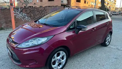 Giallo Usata 2012 Ford Fiesta Tre volumi | 3350 € (Buon prezzo)