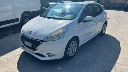 Usata Peugeot 208 82 CV (60 kW) 2012 Bianco Utilitaria