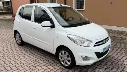 Usata Hyundai i10 69 CV (50 kW) 2012 Bianco Utilitaria