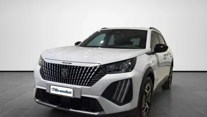 Usata Peugeot 2008 Allure 101 CV (74 kW) 2025 Bianco SUV