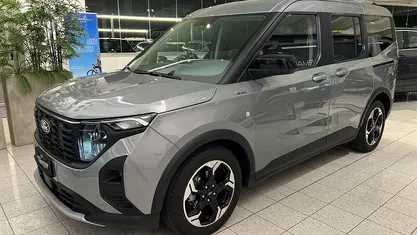 Usata Ford Tourneo Courier Active 125 CV (91 kW) 2024 Solar silver Monovolume