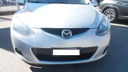 Usata Mazda 2 Style 75 CV (55 kW) 2007 Argento Utilitaria