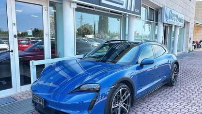 Usata Porsche Taycan Cross Turismo 280 kW (381 CV) 2022 Blu nettuno Berlina