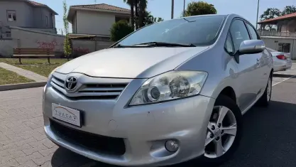 Usata Toyota Auris Sol 126 CV (92 kW) 2010 Grigio Utilitaria