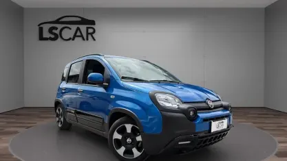 Usata Fiat Panda Cross Cross 69 CV (50 kW) 2025 Nero Utilitaria