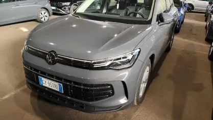 Usata VW Tiguan Life 150 CV (110 kW) 2025 Grigio scuro SUV