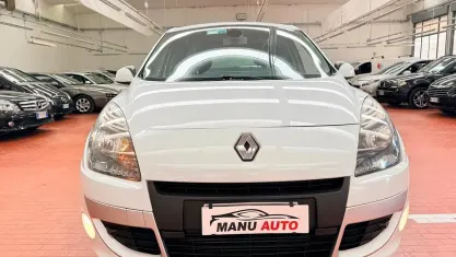 Usata Renault Scénic III Dynamique 110 CV (80 kW) 2011 Bianco Monovolume