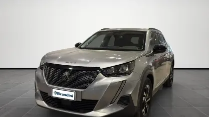 Usata Peugeot 2008 Allure 102 CV (75 kW) 2022 Grigio tetto nero SUV