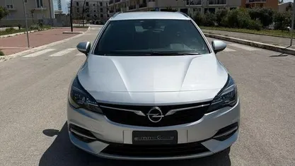 Usata Opel Astra Business Elegance 122 CV (89 kW) 2020 Grigio Station wagon