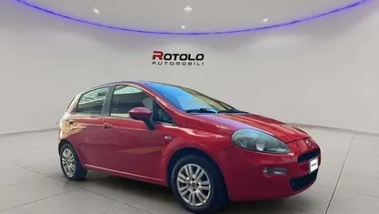 Usata Fiat Punto Lounge 85 CV (62 kW) 2014 Rosso Berlina