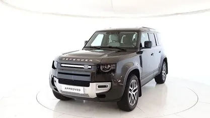 Grigio scuro Usata 2024 Land Rover Defender S SUV | 69.000 € (Cara)
