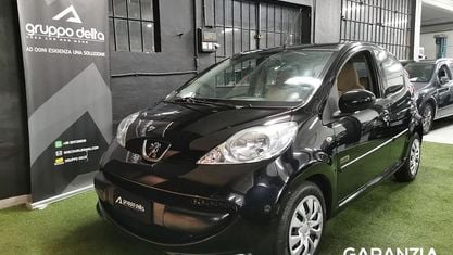 Usata Peugeot 107 68 CV (50 kW) 2007 Nero Utilitaria