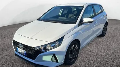 Usata Hyundai i20 101 CV (74 kW) 2021 Bianco Monovolume