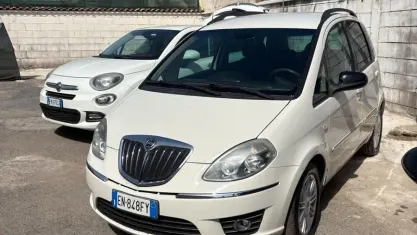 Usata Lancia Musa 95 CV (69 kW) 2012 Bianco Monovolume