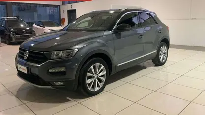 Usata VW T-Roc Style 116 CV (85 kW) 2018 Grigio SUV