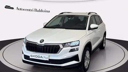 Bianco Usata 2025 Skoda Karoq Executive SUV | 27.600 € (Buon prezzo)
