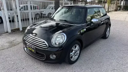 Usata Mini Cooper 75 CV (55 kW) 2011 Nero Utilitaria