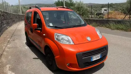 Usata Fiat Qubo Trekking 75 CV (55 kW) 2011 Arancione Monovolume