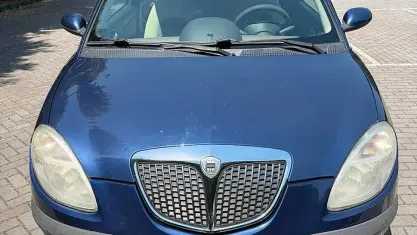Usata Lancia Ypsilon 60 CV (44 kW) 2006 Bluazzurro Utilitaria