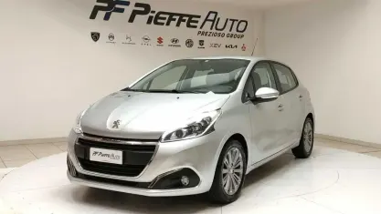 Usata Peugeot 208 Active 75 CV (55 kW) 2018 Grigio artense Utilitaria