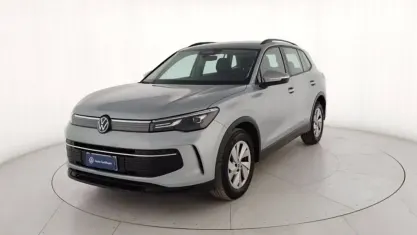 Usata VW Tiguan Life 150 CV (110 kW) 2025 Grigio metallizzato SUV