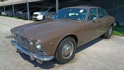 Usata Jaguar XJ6 245 CV (180 kW) 1970 Marrone metallizzato Berlina