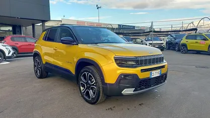Käytetty Jeep Avenger Summit 101 HP (74 kW) 2024 Keltainen Katumaasturi