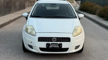 Usata Fiat Grande Punto 75 CV (55 kW) 2008 Bianco Utilitaria