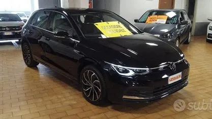 Usata VW Golf VIII Style 131 CV (96 kW) 2024 Grigio Berlina