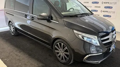 Usata Mercedes V250 Avantgarde 190 CV (139 kW) 2019 Grigio scuro metallizzato Monovolume