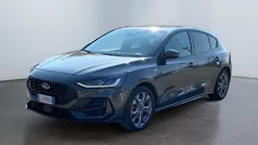 Magnetic grey Usata 2022 Ford Focus ST-Line Tre volumi | 17.900 € (Buon prezzo)