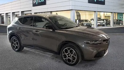 Grigio scuro Usata 2024 Alfa Romeo Tonale Veloce SUV | 27.800 € (Buon prezzo)