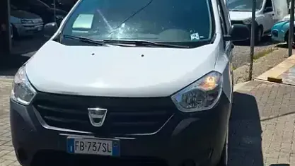Usata Dacia Dokker Ambiance 82 CV (60 kW) 2015 Bianco Monovolume