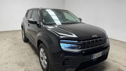 Begagnad Jeep Avenger Longitude 101 HK (74 kW) 2023 Svart SUV