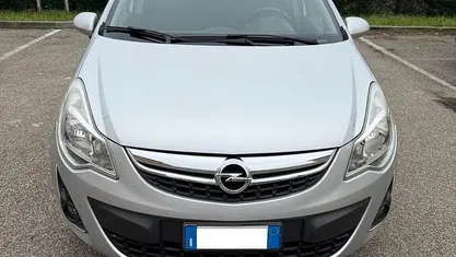 Argento Usata 2012 Opel Corsa Berlina | 3950 € (Ottimo prezzo)
