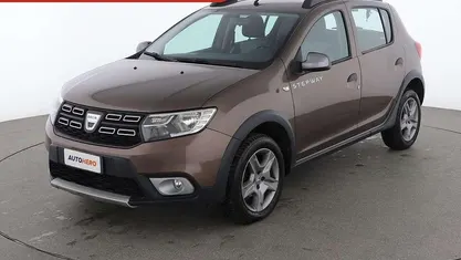 Usata Dacia Sandero Stepway 90 CV (66 kW) 2017 Marrone SUV