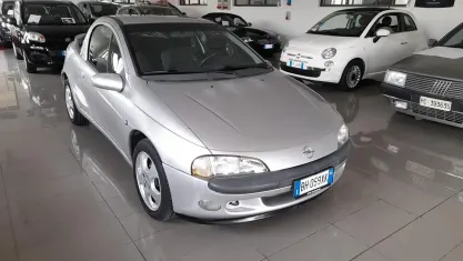 Usata Opel Tigra 90 CV (66 kW) 2000 Grigio Coupé