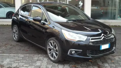 Usata DS Automobiles DS4 So Chic 114 CV (83 kW) 2014 Nero Berlina