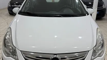 Usata Opel Corsa Cosmo 86 CV (63 kW) 2011 Bianco Berlina