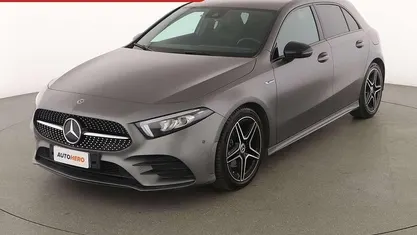Usata Mercedes A180 Premium 116 CV (85 kW) 2019 Grigio Berlina