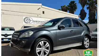 Usata Mercedes ML350 231 CV (169 kW) 2010 Grigio SUV